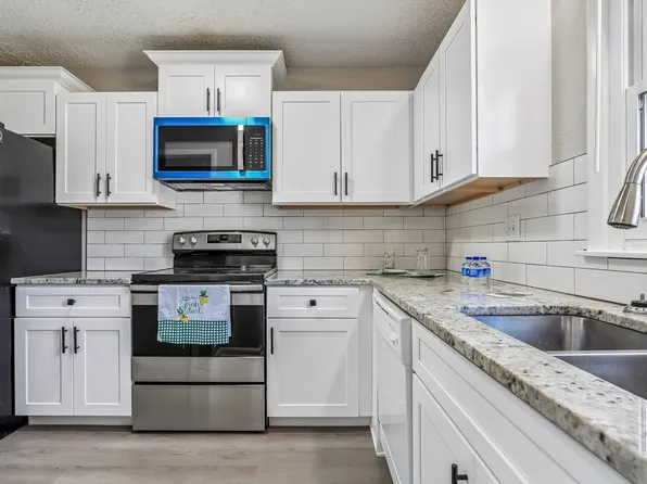 627 Rockwood Dr, Hermitage, TN 37076
