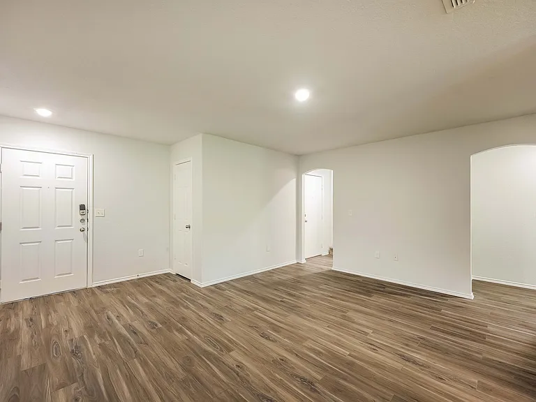 7610 Cypress Vine — Photo 13