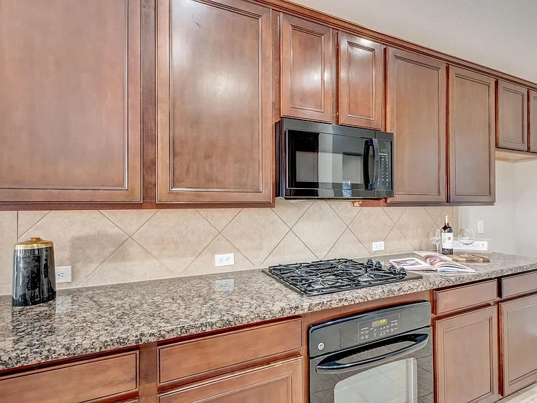 7219 Palmito Ranch Dr — Photo 20