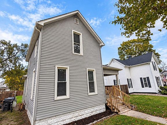 3rd image of 908 Cedar St