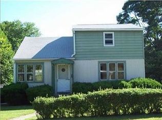 60 Robinson St, Beacon, NY 12508