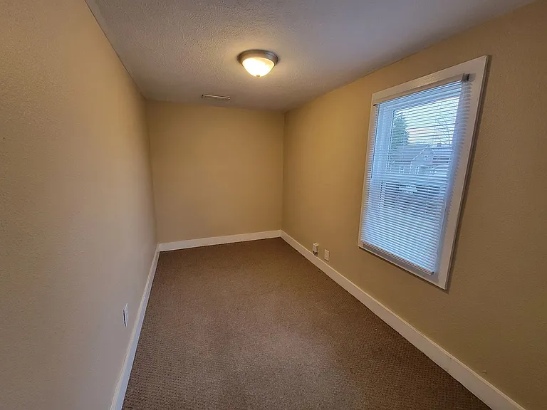 916 N Hill St — Photo 48
