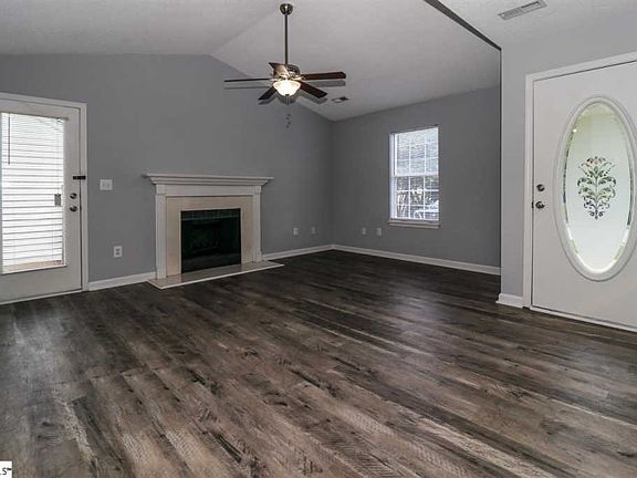2nd image of 112 Creekpoint Dr