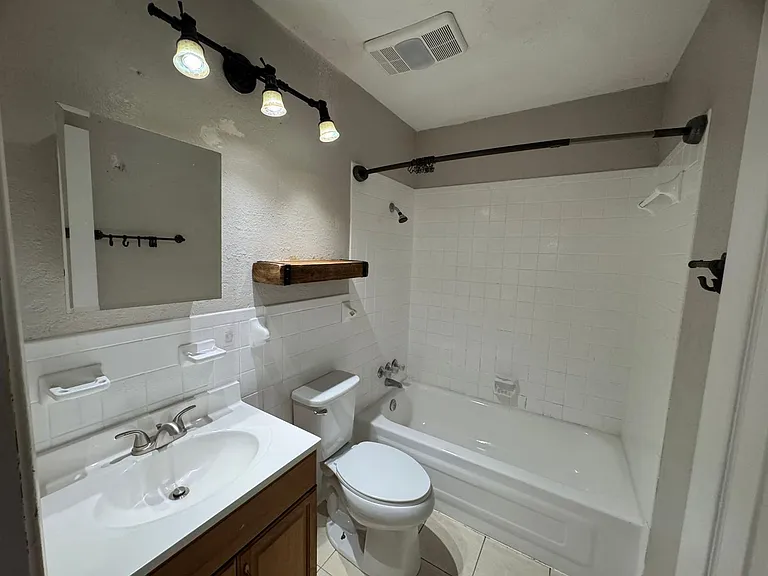 801 Park Plaza Dr — Photo 13