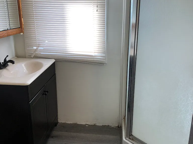 674 Elliott Ave — Photo 8