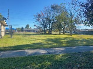 2205 Venus Pl, Violet, LA 70092