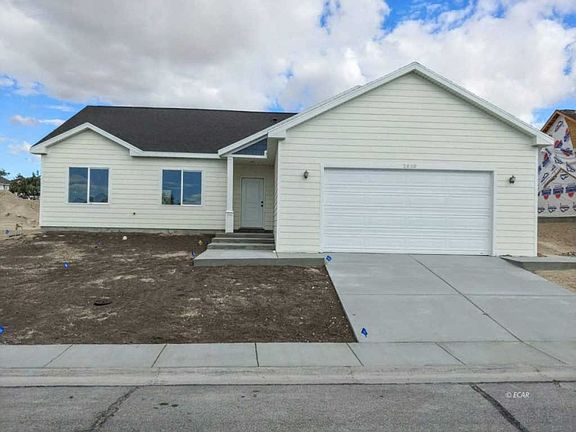 3rd image of 2800 Tibbets Blvd