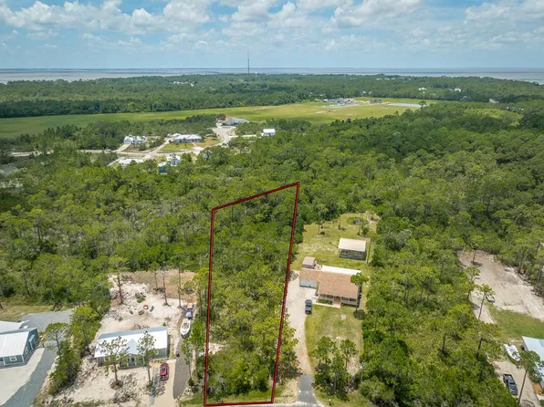 190 Ridgecrest Pkwy, Eastpoint, FL 32328