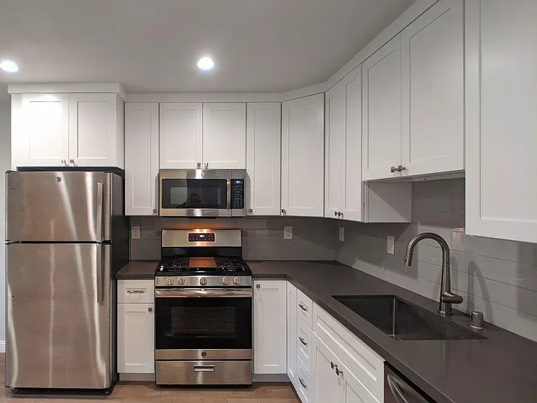 1811 Francisco St — Photo 12