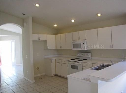 3rd image of 31341 Triborough Dr