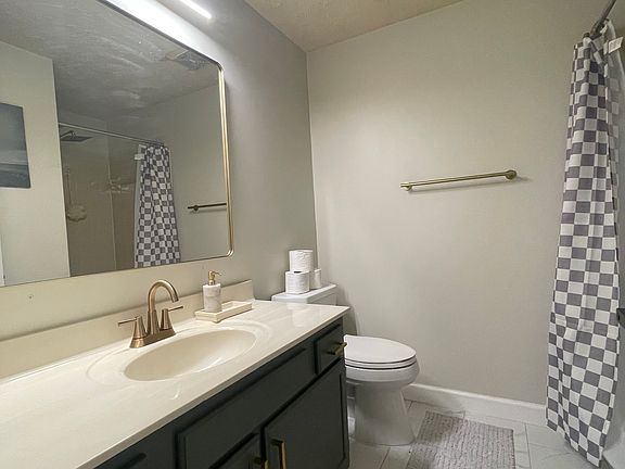 3rd image of 13653 Barren Springs Ct