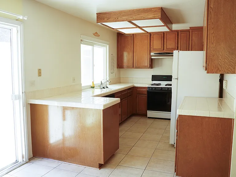 10305 Parkdale Ave — Photo 5