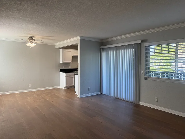 Park Plaza Apartments — Photo 156