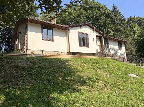 155 Kindlewood Ln, Rochester, NY 14617
