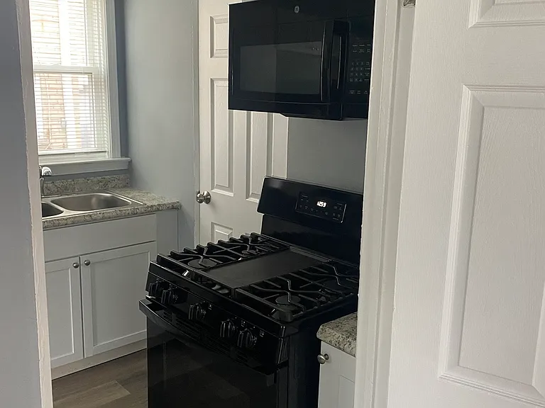 1338 Wentworth Ave #1 — Photo 3