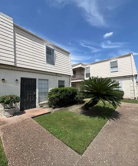 6201 Ranchester Dr #11 — Photo 1