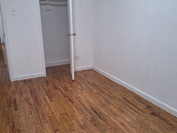 5th image of 915 Burke Ave Floor 2