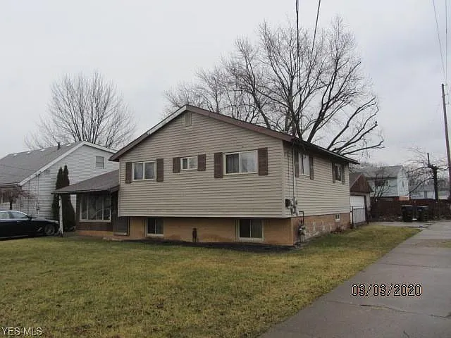 808 Thornwood St photo 1