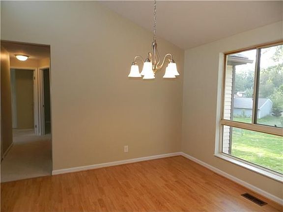 3rd image of 5 Brandywine Cir