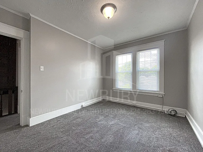 303-317 Wilson Ave — Photo 41