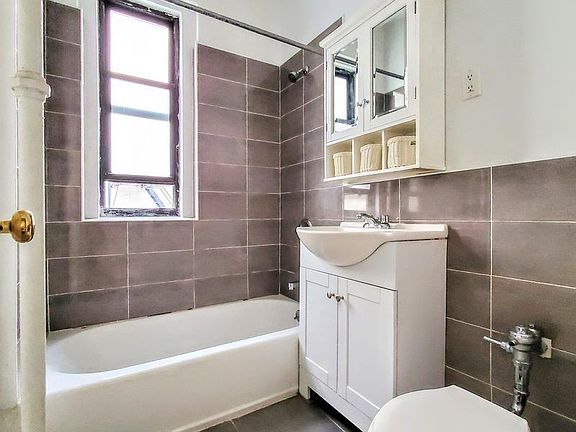 2nd image of 335 Lefferts Ave #C10c
