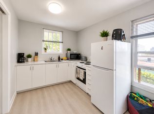 115 Carruthers Ave #3, Ottawa, ON K1Y1N4