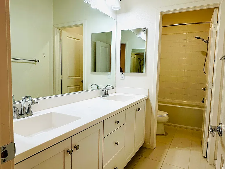 2nd floor - shared bathroom