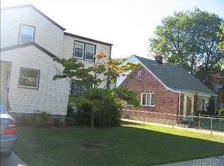 11 Farrell St, New Hyde Park, NY 11040