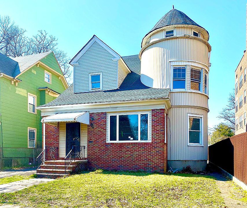 1st image of 109 N 18th St