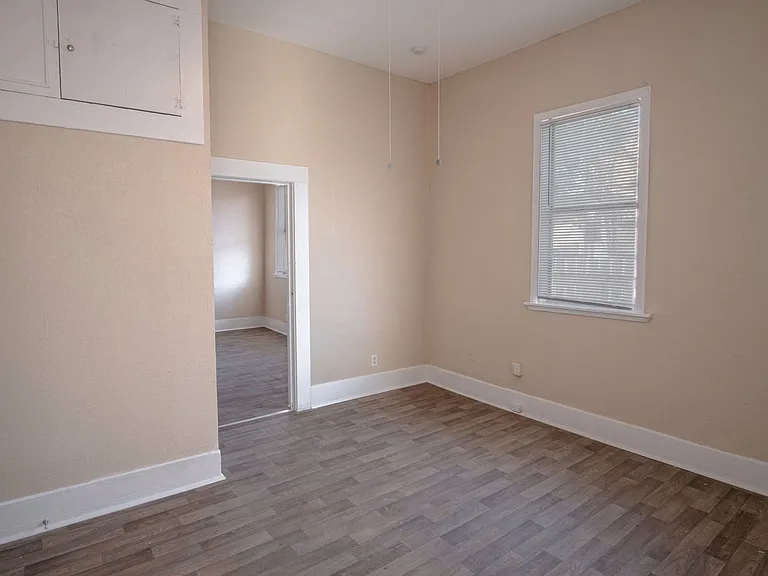 4115 S Presa — Photo 8