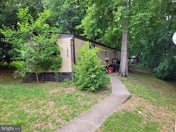 2nd image of 1010 Appleville Rd