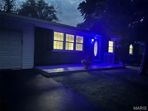 24 Sandy Dr, Arnold, MO 63010