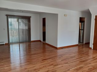 1 Sea Cliff Ave #1, Glen Cove, NY 11542