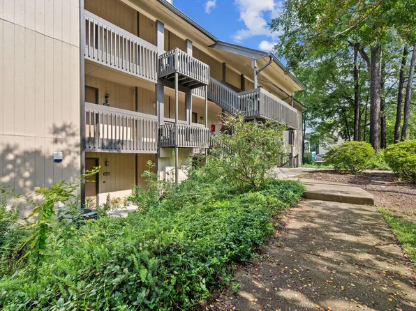 3005 Huntleigh Dr, Raleigh, NC 27604