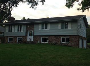 24400 Wood Dr, Shorewood, MN 55331