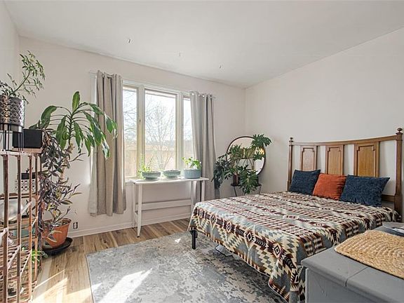 5th image of 456 W 104th St Unit C