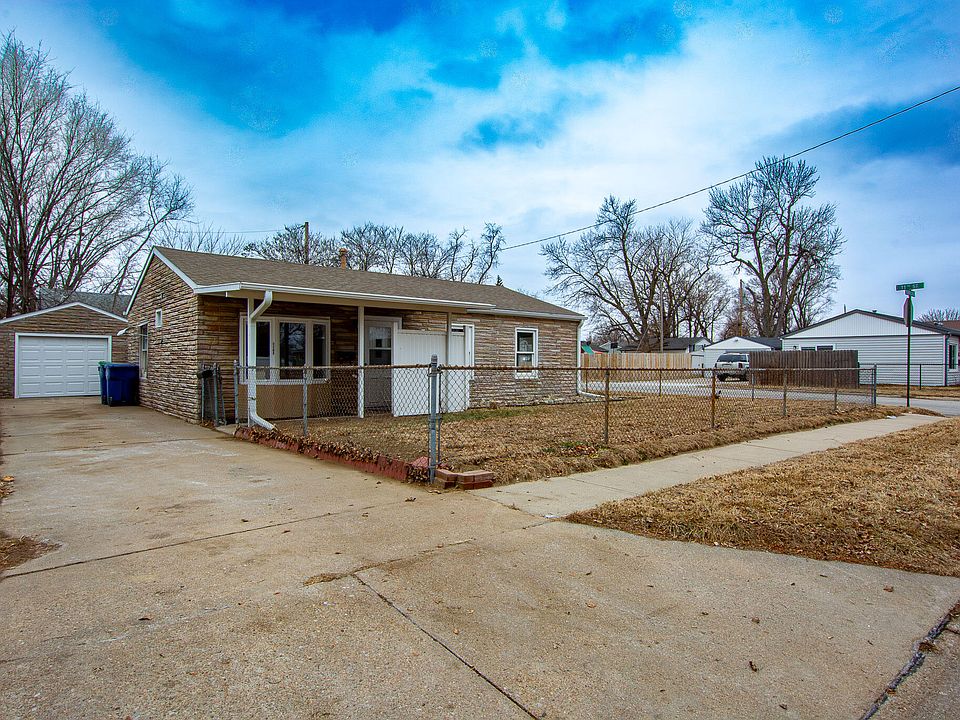 1st image of 1103 Silver Ln
