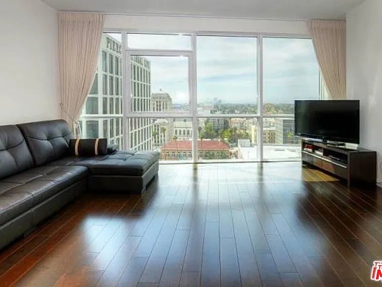 3785 Wilshire Blvd #908 — Photo 6