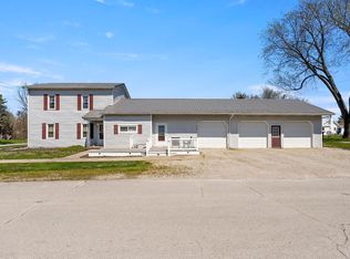 105 E 8th St, Warren, IN 46792