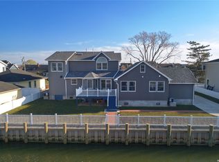 43 Jetmore Pl, Massapequa, NY 11758