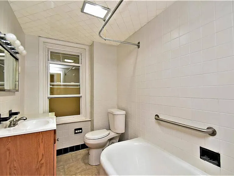 421 Buchanan St — Photo 7