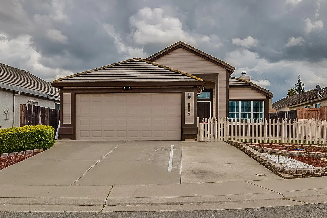 8852 Apricot Woods Way photo 1