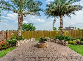 13404 Great Creek Dr, Pearland, TX 77584