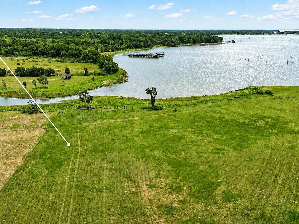 1st image of 18 Chandler Dr