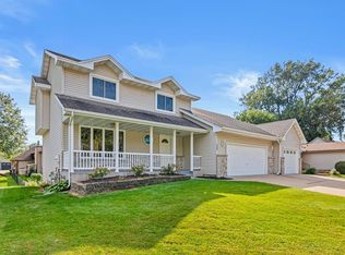 136 71 1/2 Way NE, Fridley, MN 55432