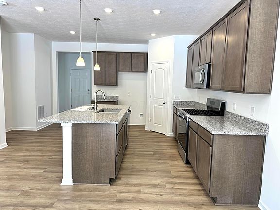 3rd image of 332 Rye St Lot 53