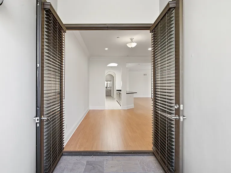 10305 Almayo Ave #404 — Photo 18