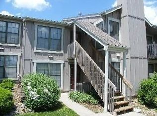 12677 W 110th Ter, Overland Park, KS 66210