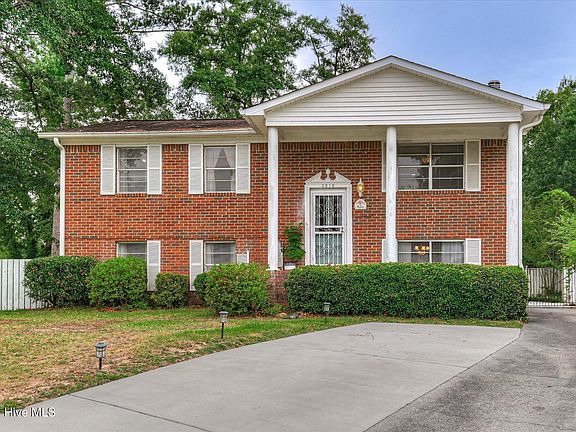 2nd image of 3010 Weaver Circle