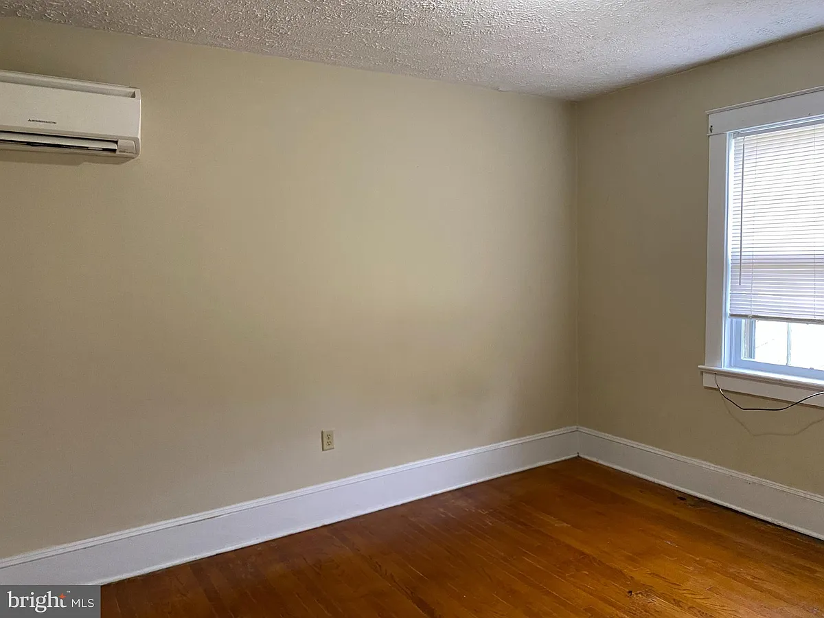 Building Photo - 208 W Boscawen St #12